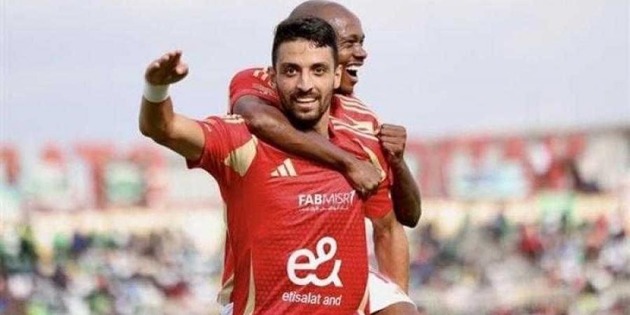 طاهر محمد يقترب من قيادة هجوم الأهلي أمام الاتحاد السكندري