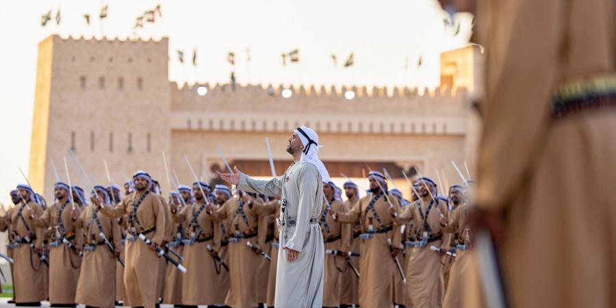 حسين الجسمي يشارك بمسيرة الاتحاد بالوثبة في أبو ظبي "صور"