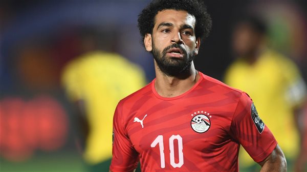 هل اعتنق محمد صلاح المسيحية؟ فيديو مثير للجدل يشعل مواقع التواصل الاجتماعي حول “علامة الصليب”