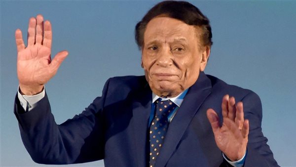 أولهم عادل إمام.. توقعات ليلى عبد اللطيف تخوف 11 نجم في 2025 إيه الحكايه