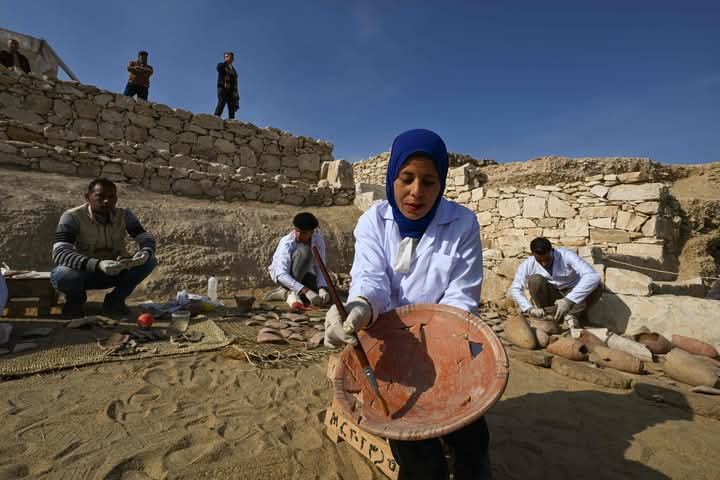 أسرار جديدة واكتشافات مذهلة في معبد حتشبسوت بالدير البحري على يد زاهي حواس