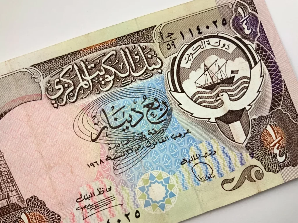 استقرار سعر الدينار الكويتي مقابل الجنيه المصري بعد الارتفاع الأخير.. تفاصيل